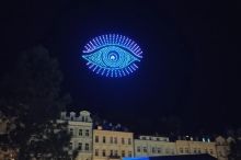 Největší dronová show v zemi: Náhrada za festivalový ohňostroj se zdařila