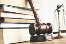 Státní zástupkyně navrhuje muži za vraždu ženy v Mírově 28 let vězení