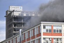Hořící budova ve Zlíně se zřítila, ve skladu Vasky shořelo 75.000 párů obuvi