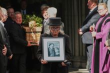 V katedrále svatého Patrika v Dublinu se konal pohřeb zpěváka Hansarda