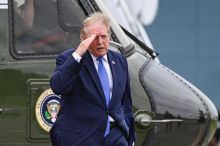 Vrtulník s Trumpem se nakrátko dostal příliš blízko k civilnímu letadlu