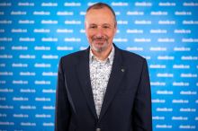 Politika byla hrubá vždy. Teď hrubneme i my