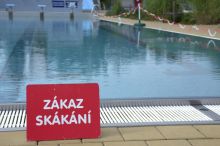Na koupališti na Slovensku se přiotrávilo 16 lidí. Děti skončily v nemocnici