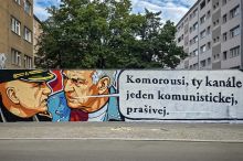 Ultras Slavie namalovali nechtěného expolicistu ze svého klubu. Tvrdík reagoval