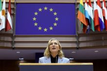 KVÍZ: Mluví za nás v Bruselu a berou 250 tisíc měsíčně. Znáte české europoslance?