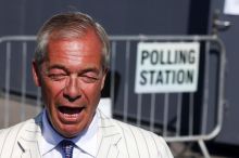 Farage jde do voleb. Soupeří s příšerami a mužem, který chce znárodnit zpěvačku
