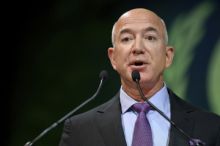 Zakladatel Amazonu Bezos je spolumajitelem fotbalového Liverpoolu