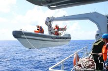 Francouzská rodina byla po 16 hodinách nalezena na moři