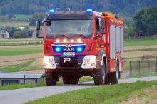 V Polsku shořel cenný dřevěný kostel ze 17. století. Zůstal jen kříž