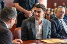 Mstitel, nebo chladnokrevný vrah? Luigi Mangione přiznal, že střílel na ředitele pojišťovny