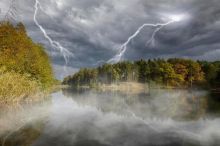 Česko čeká chladnější týden. Po extrémních teplotách přicházejí bouřky a přeháňky