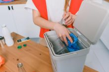 Co dělat proti zapáchajícímu odpadkovému koši? Pozor na teplé jídlo