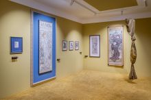 Od plakátů ke šperkům a fotografii. Central Gallery ukazuje Alfonse Muchu jinak