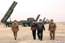 Severní Korea má až 120 jaderných hlavic, Kim zvažuje jednání s Trumpem