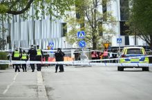 Útočník s mečem zranil ve švédské škole několik lidí, policie ho zadržela
