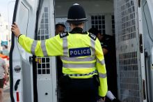Britského expolicistu odsoudili kvůli vtipu o islámu. Udal ho soused