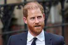 Princ Harry prohrál spor. Deníku Daily Mail uhradí 9,5 milionu liber