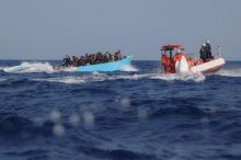 Po nehodě člunu s migranty u Tuniska je nejméně osm mrtvých