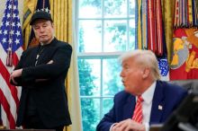 Trump nakoupil akcie Muskovy vesmírné společnosti SpaceX