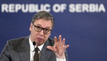 Srbský prezident kritizoval soud v Haagu, že Mladiče nepustil z vězení