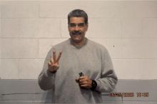 Výrazně zhubl a čte Bibli. Diktátor Maduro zveřejnil první fotky z amerického vězení