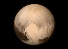 The Guardian: Spor o Pluto se týká především otázky, co je vlastně planeta