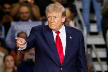 „Příšerný obchodní partner!“ Trump vyhrožuje Unii, rozčílilo ho sbližování Kanady s Evropou