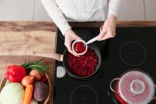 Tři měsíce jedli rajčatový protlak. Co poté ukázaly testy a snímky mozku, nikdo nečekal