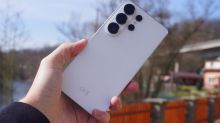 První Galaxy S26 dostávají One UI 9 s Androidem 17. Česko si zatím počká