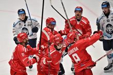 Třinec po dalším obratu zůstal stoprocentní. Uspěly i Pardubice, Sparta padla