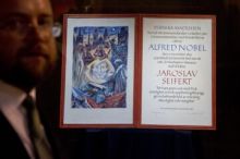 Tvůrci filmu o Jaroslavu Seifertovi recitovali k 125. výročí narození jeho básně