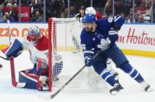 Florida v úvodním zápase NHL porazila Carolinu, Hronek dvakrát asistoval