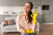 Úklid bez drahé chemie: 7 babských triků, které zvládnou překvapivě mnoho