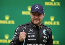 Bottas popsal dobrodružný přesun do Singapuru na kole, potkal kobru či krajtu