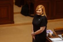 Poslanci podpořili speciální daň pro rafinerie. Vláda chce kompenzovat dražší pohonné hmoty