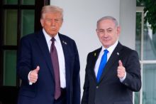 Trump podpořil před volbami Netanjahua, je to skvělý válečník, uvedl
