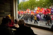 Na řadě míst Francie začíná další vlna demonstrací, v Lyonu byla rozehnána