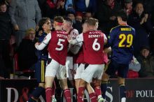 Obří šok v Anglii. Dron, hloupé oplácení a Arsenal vypadl s týmem ze čtvrté ligy