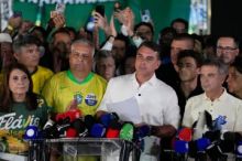 Neúspěšný kandidát na brazilského prezidenta Bolsonaro přistál s rodinou v Miami