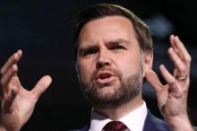 Trump zvažuje nový útok na Írán. Vance se na jeho pokyn pokusil oživit rozhovory